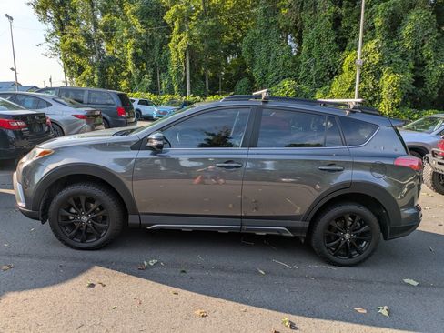 Used 2018 Toyota RAV4 Adventure AWD/4WD image 3