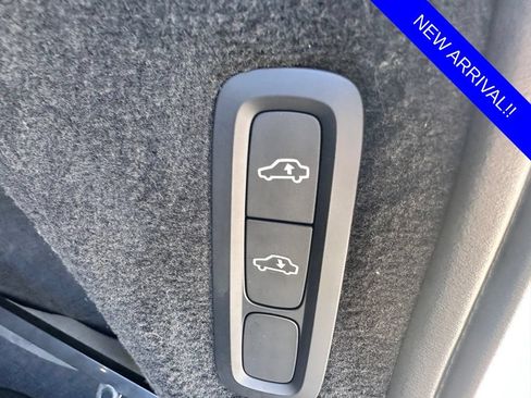 Used 2020 Volvo XC90 T6 R-Design AWD/4WD image 13