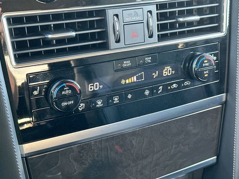 Used 2024 INFINITI QX80 Luxe image 11