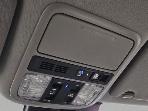 Used 2022 Honda Pilot Touring image 24