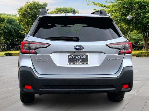 Certified 2025 Subaru Outback Premium image 5