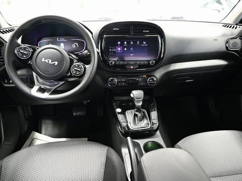 Used 2023 Kia Soul S image 13