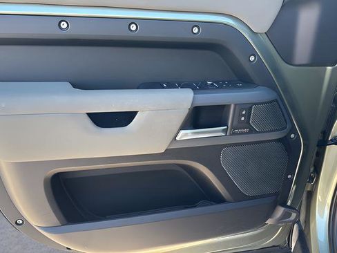 Used 2023 Land Rover Defender 110 X image 21