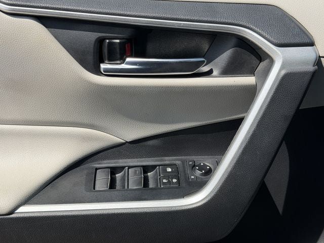 Used 2021 Toyota RAV4 XLE Premium FWD image 22