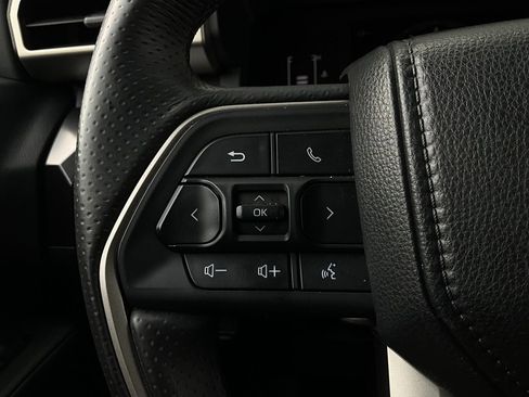 Used 2025 Toyota 4Runner SR5 image 32