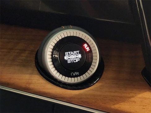 Used 2024 Jeep Grand Wagoneer Series III image 21