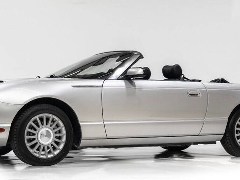 Used 2005 Ford Thunderbird Deluxe image 2