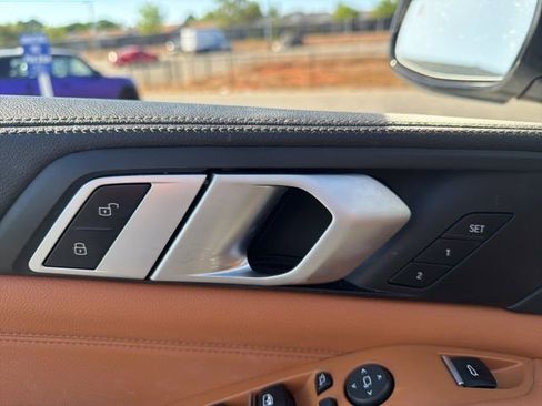 Used 2019 BMW X5 xDrive40i w/ Premium Package 2 AWD/4WD image 14