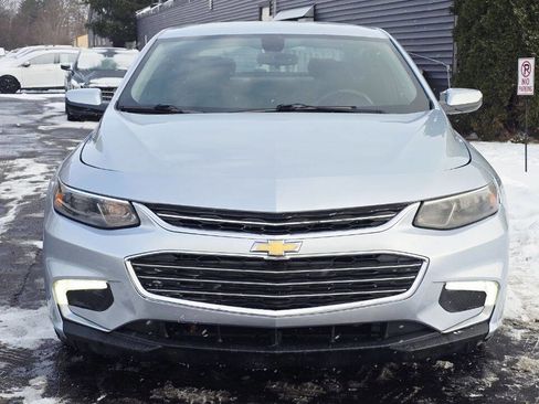 Used 2017 Chevrolet Malibu LT image 9