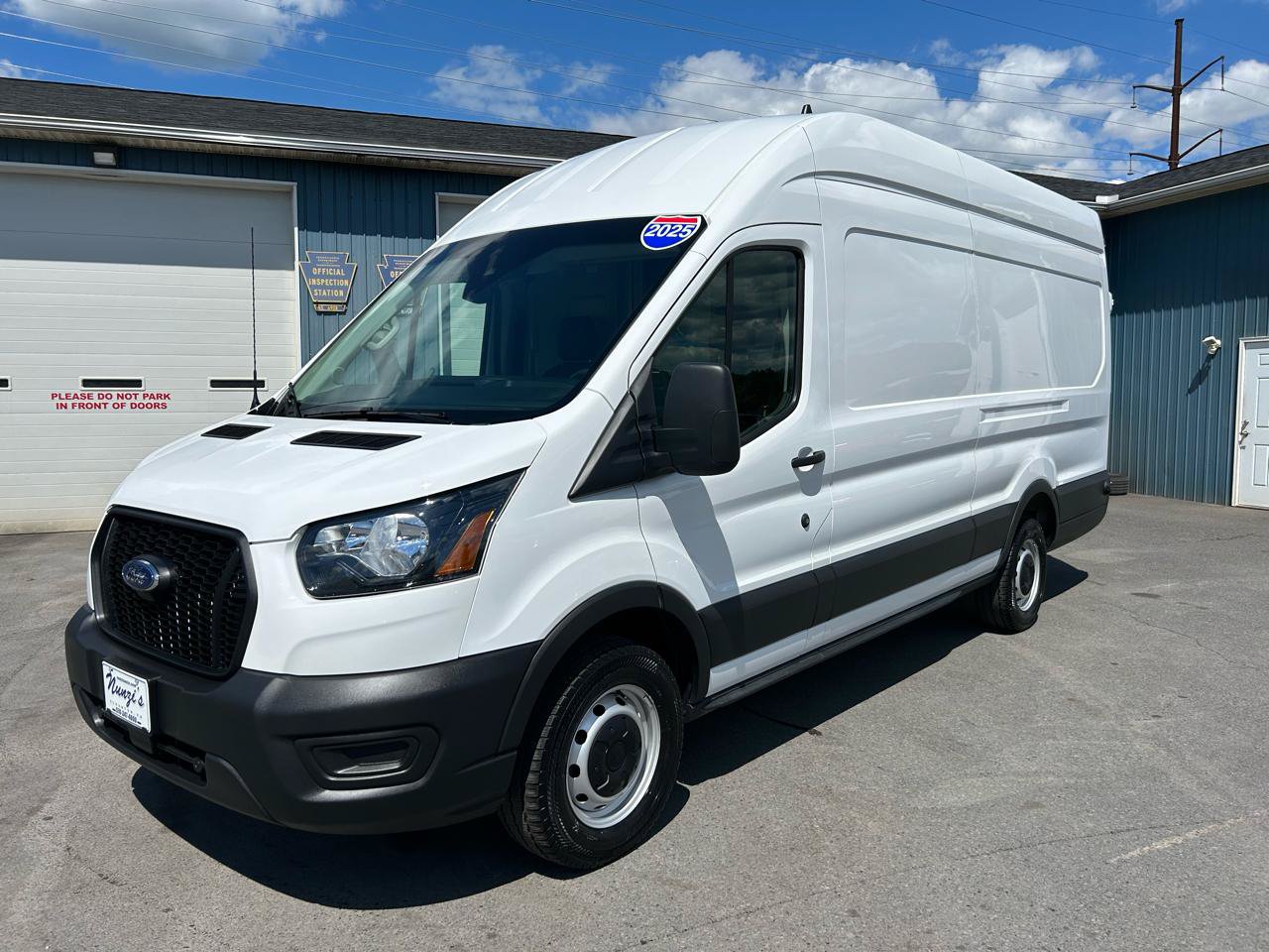 Used 2025 Ford Transit 250 148 High Roof Extended w/ Load Area Protection Package RWD image 1