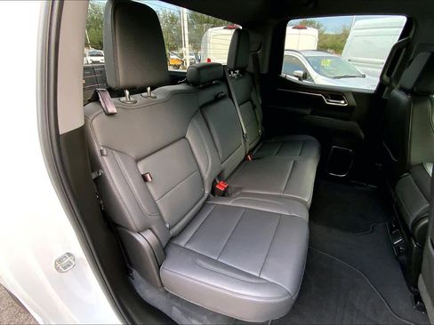 Used 2025 GMC Sierra 1500 SLT image 19