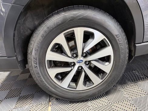 Used 2020 Subaru Outback Premium image 38