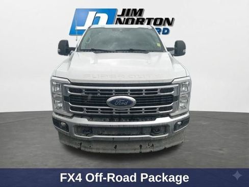 Used 2025 Ford F250 XLT w/ FX4 Off-Road Package AWD/4WD image 3