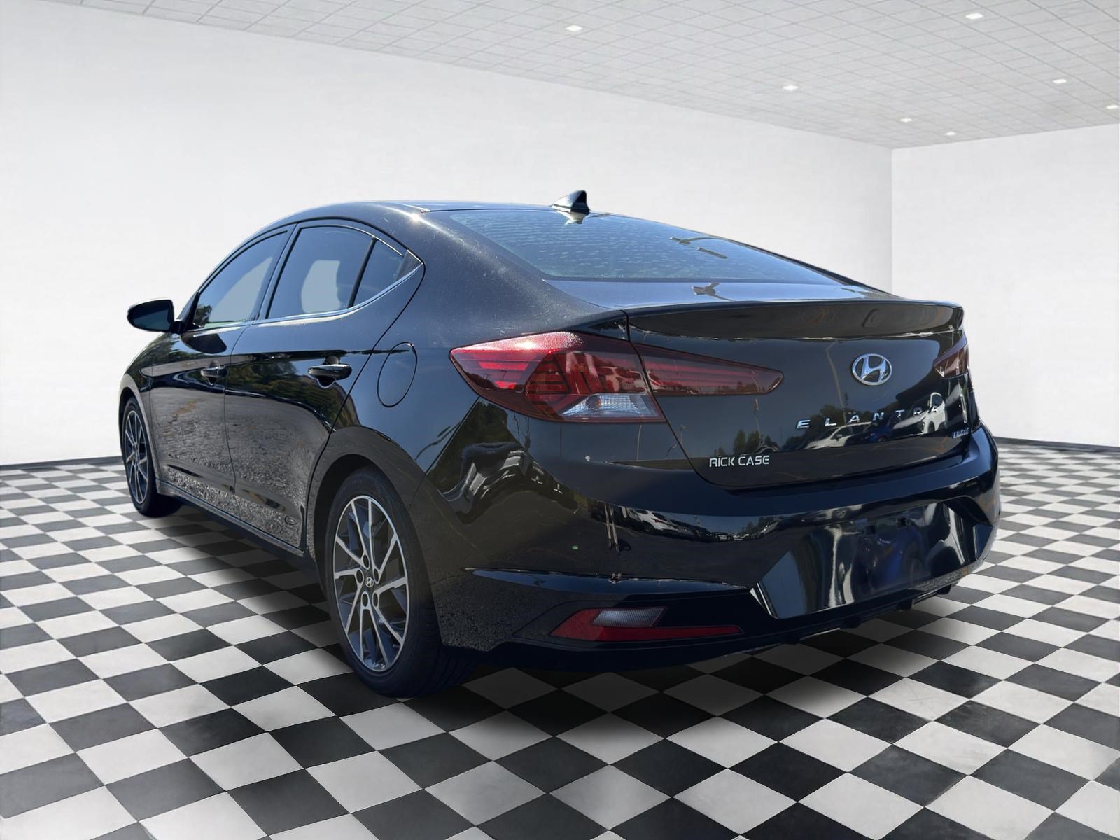 Used 2019 Hyundai Elantra Limited FWD image 6