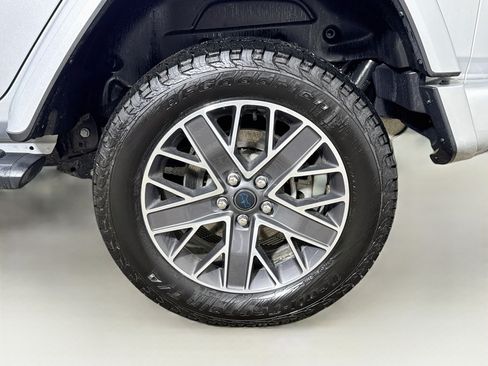 Used 2024 Jeep Wrangler High Altitude AWD/4WD image 28