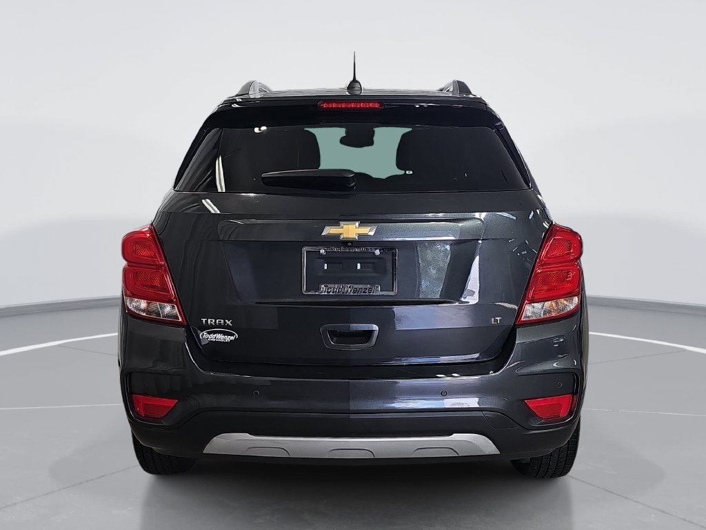 Used 2017 Chevrolet Trax LT w/ Sun & Sound Package FWD image 5