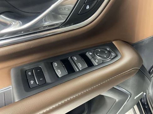 Used 2023 Chevrolet Tahoe High Country image 13