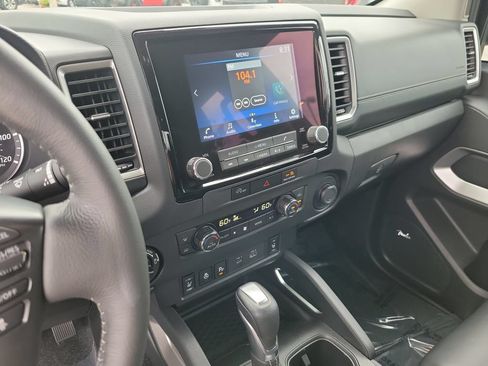 Certified 2024 Nissan Frontier SL w/ Technology Package AWD/4WD image 23