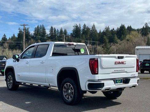 Used 2024 GMC Sierra 1500 AT4 w/ Technology Package AWD/4WD image 9