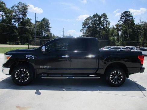 Used 2017 Nissan Titan SL w/ Off-Road Package AWD/4WD image 8