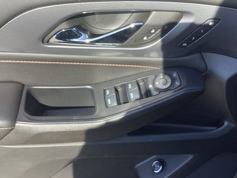 Used 2021 Chevrolet Traverse Premier AWD/4WD image 9