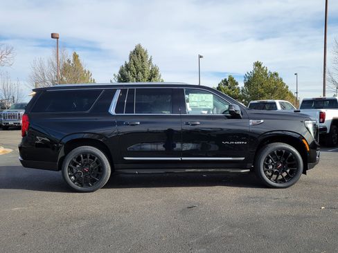 New 2026 GMC Yukon XL Elevation image 2