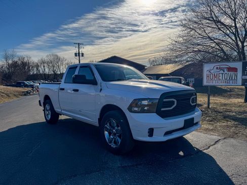 Used 2018 RAM 1500 Express w/ Express Value Package image 2