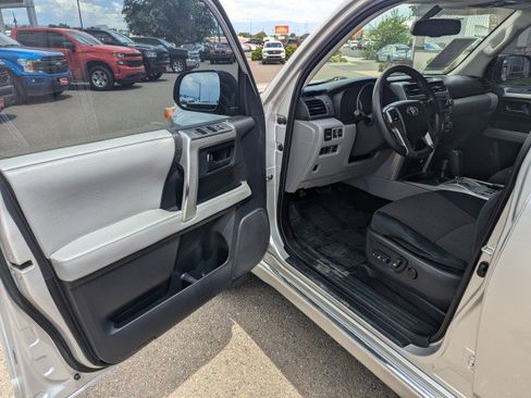 Used 2010 Toyota 4Runner SR5 AWD/4WD image 8