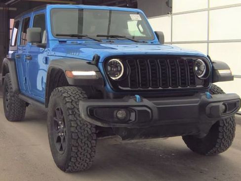 Used 2024 Jeep Wrangler Unlimited image 2