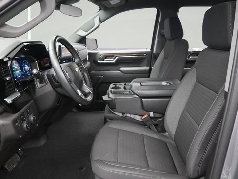 Used 2024 Chevrolet Silverado 1500 LT AWD/4WD image 9
