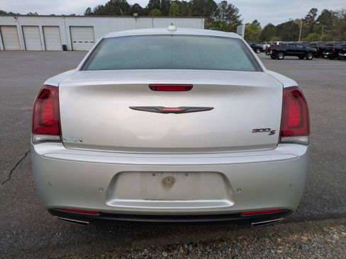 Used 2022 Chrysler 300 S w/ Comfort Group image 4