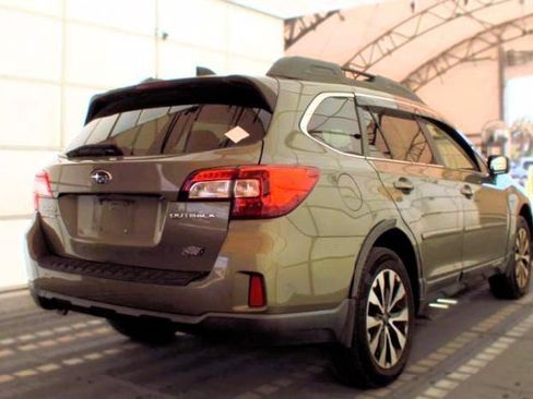 Used 2016 Subaru Outback 2.5i Limited AWD/4WD image 2