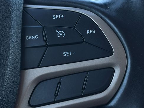 Used 2018 Jeep Cherokee Limited image 27