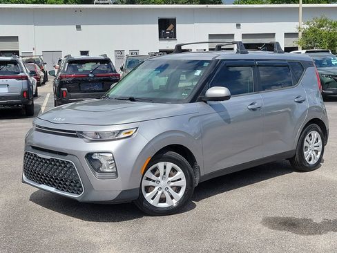 Used 2022 Kia Soul LX FWD image 1