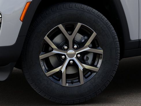 New 2025 Jeep Grand Cherokee Limited image 8