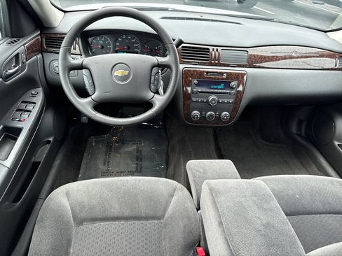 Used 2014 Chevrolet Impala Limited LS FWD image 23