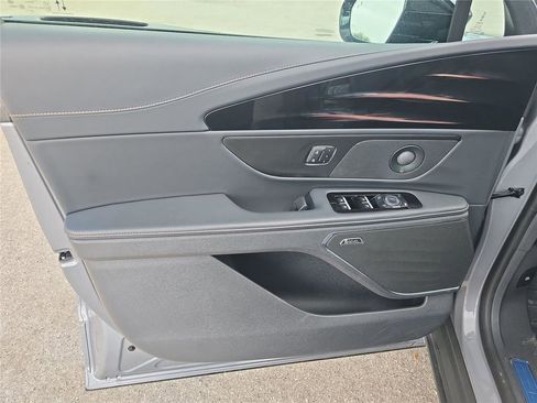 New 2025 Lincoln Nautilus Reserve w/ Jet Appearance Package image 13