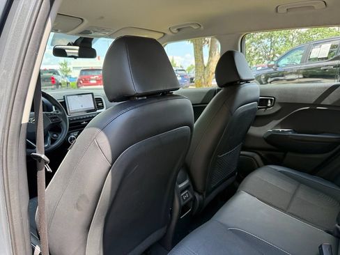 Used 2024 Hyundai Venue Limited FWD image 28