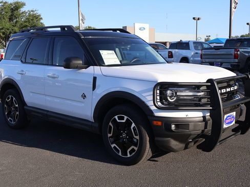 Certified 2022 Ford Bronco Sport Outer Banks w/ Tech Package AWD/4WD image 15