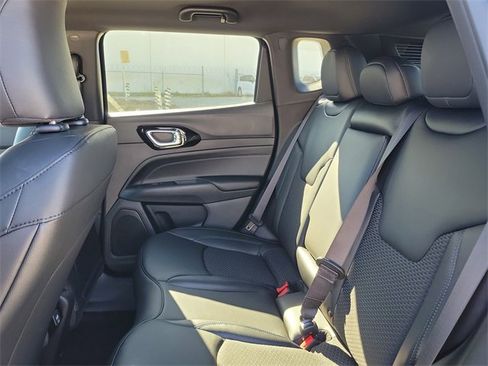 New 2026 Jeep Compass Latitude image 11