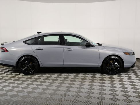 Used 2025 Honda Accord Sport image 4