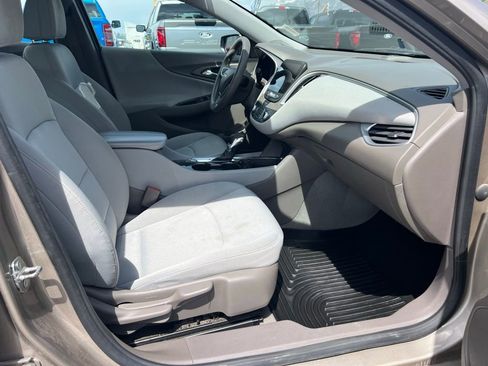 Used 2022 Chevrolet Malibu LT FWD image 19