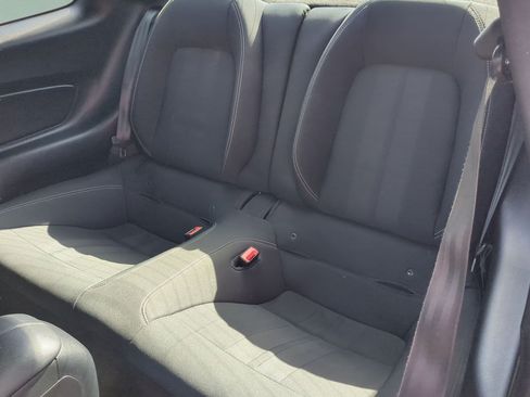 Used 2018 Ford Mustang Coupe RWD image 23