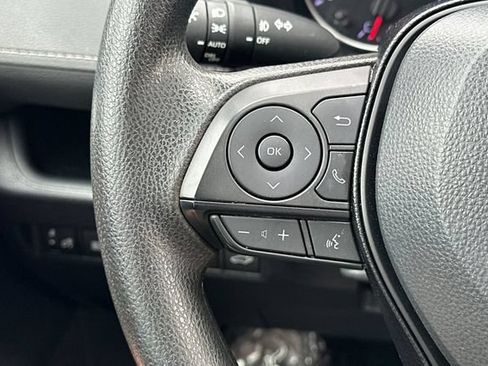Used 2021 Toyota RAV4 XLE w/ Convenience Package FWD image 27