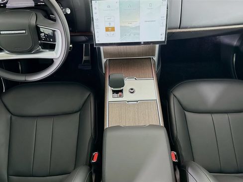 New 2026 Land Rover Range Rover Long Wheelbase SE AWD/4WD image 16