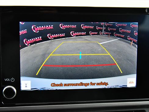 Used 2025 Toyota Camry SE image 19