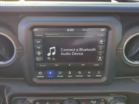 Used 2018 Jeep Wrangler Unlimited Sahara image 18