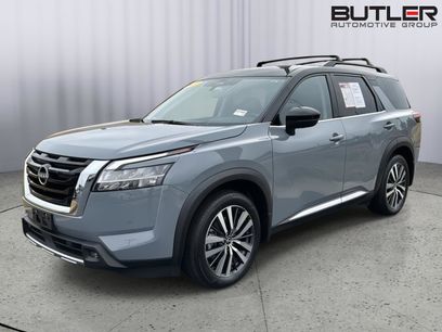 Used 2022 Nissan Pathfinder Platinum w/ Cargo Package