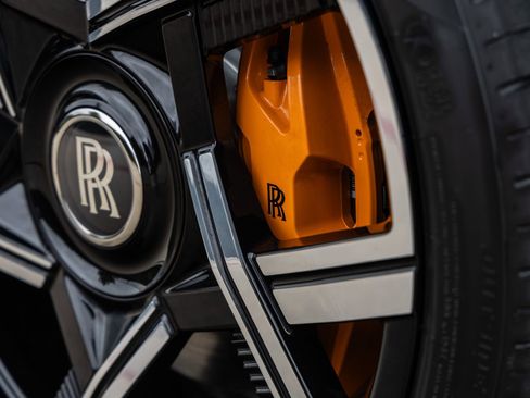 New 2026 Rolls-Royce Cullinan Black Badge image 16