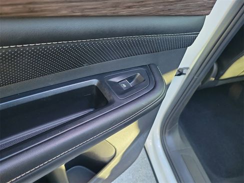 Certified 2024 Volkswagen Atlas SEL Premium R-Line image 12